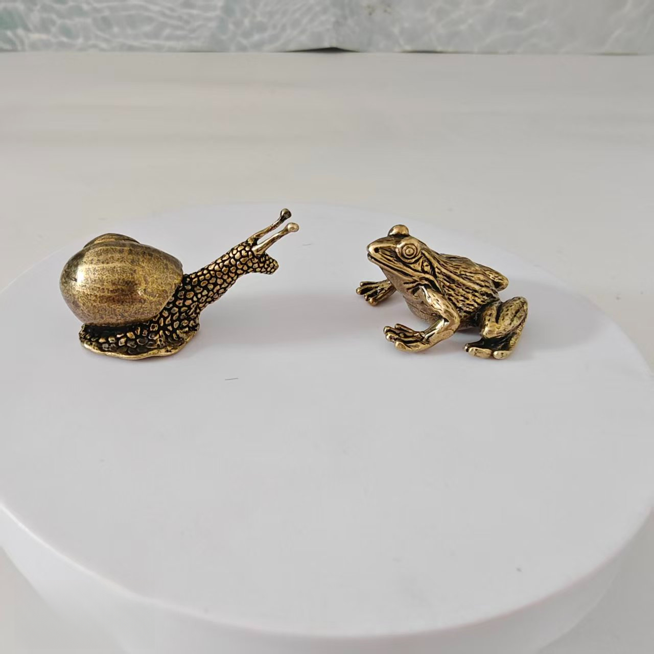 Marine Aquarium Mini - 2 buah ornamen mini katak dan
